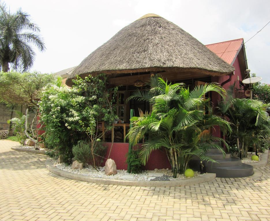 Precious Guesthouse Entebbe Exterior foto